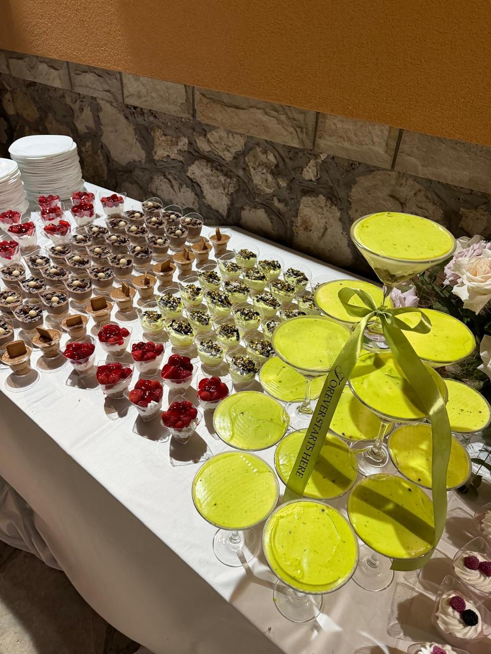 Sto sa desertima na vjenčanju u hotelu Ada